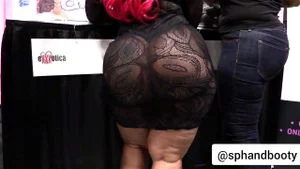 candid booty thumbnail