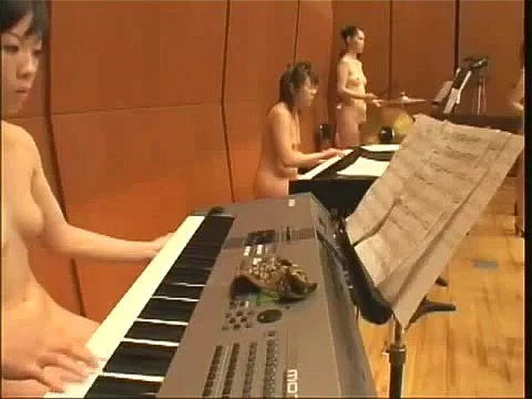 nakd chinesisches Orchester
