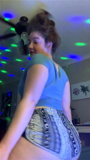 Twerking thumbnail