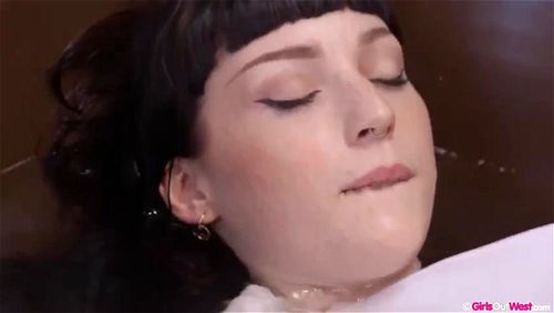 Lesbian trio share bath and bed: Licking, Chaturbate & Threesome Porn - SpankBang