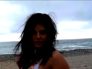 Sunny leone  Thumbnail