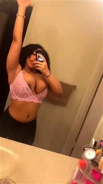 Large Tits Mirror - Watch mirror bounce - Huge Tits, Bouncing Tits, Amateur Porn - SpankBang