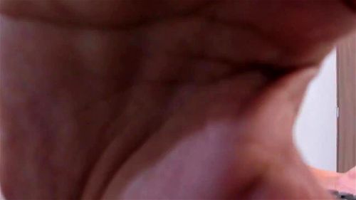 Dans cette scène passionnante, deux adultes explorent leurs désirs mutuels lors d'une séance intime pleine de passion et d'excitation. Profitez d'une chimie forte et de performances audacieuses qui répondent à vos désirs les plus profonds. Vidéo Porno - SpankBang