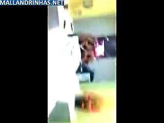 Amigas lésbicas se pegando em um motel Amigas lésbicas se pegando em um motel