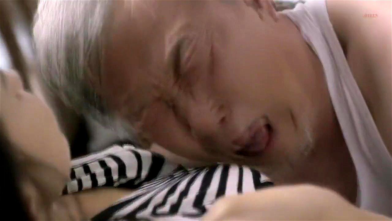 Watch Linda coreana traindo com coroa - Korean Old Man, Korean, Old Man Porn  - SpankBang