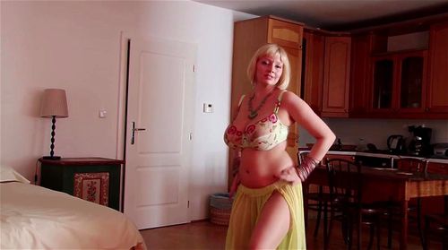 Sophie Mei belly dance