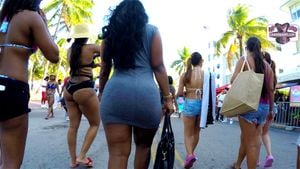 A+ EBONY BOOTY CANDID WOMAN thumbnail