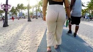 Phat booty Walking thumbnail