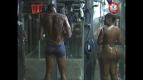 African shower: Porn - SpankBang->