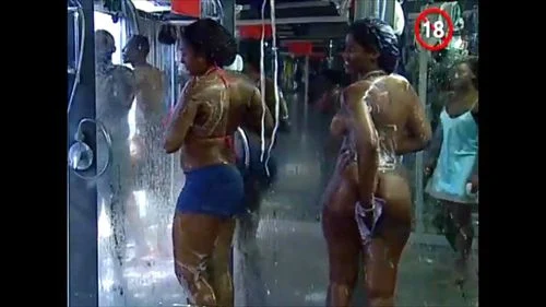 African shower: Porn - SpankBang->