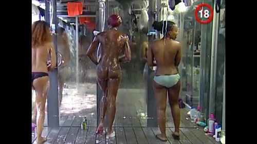 African shower: Porn - SpankBang->