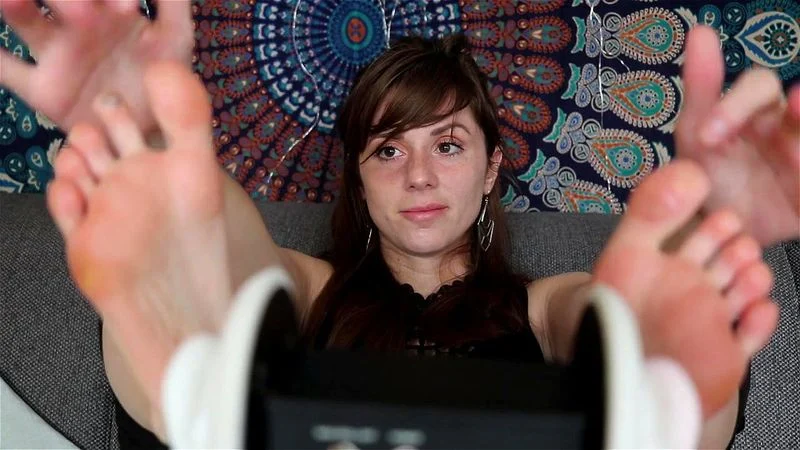 ASMR whisper + ear massage with feet ASMR whisper + ear massage with feet