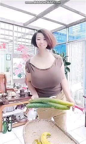 Chinese big breasted lady  thumbnail