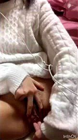 Sexo intenso entre adultos consentidos explorando sua sexualidade em um vídeo repleto de paixão e desejo. Vídeo pornô - SpankBang