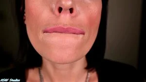 face close up / Milky Tites thumbnail