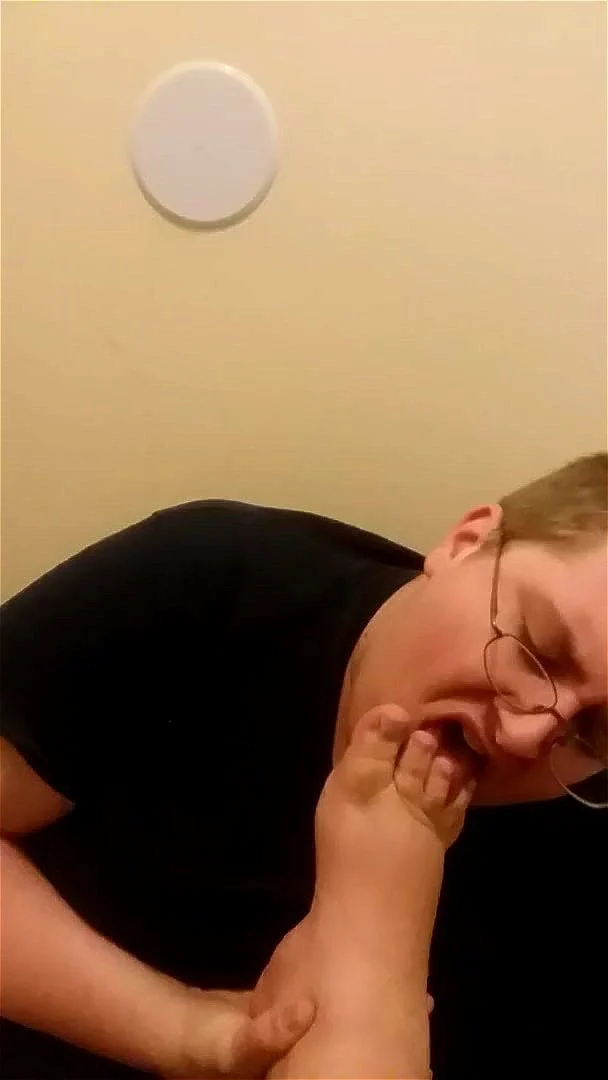 toes suck toes suck