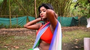 Saree model thumbnail