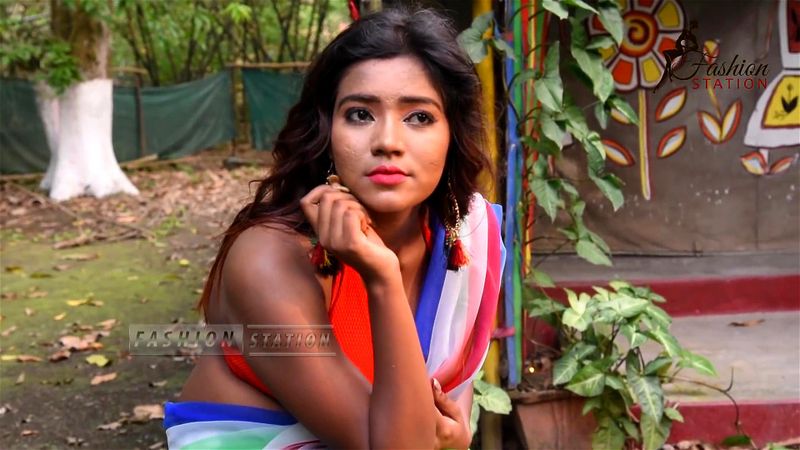 pooja hot pooja hot
