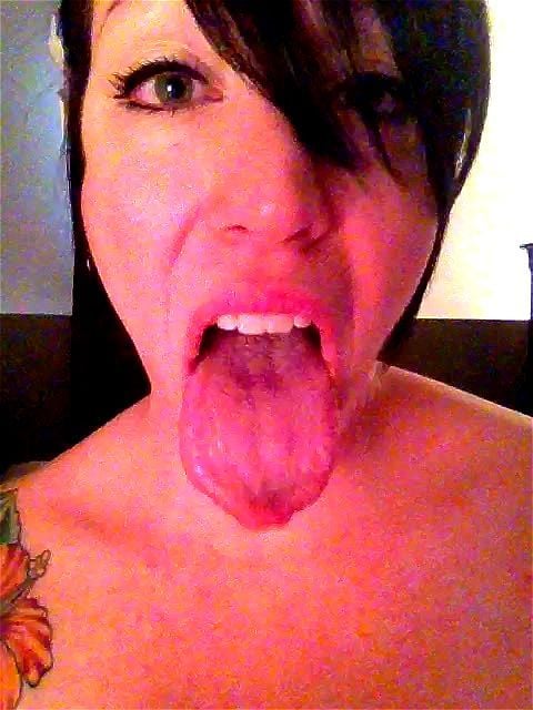 FuxsCapacitor - Tongue Tease FuxsCapacitor - Tongue Tease