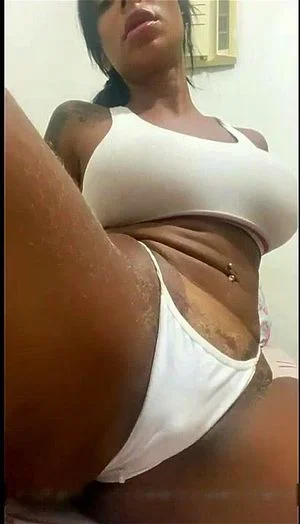 Latina thumbnail