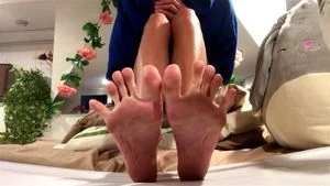 long toes thumbnail