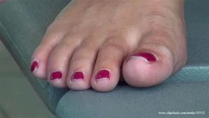 Candid feet thumbnail