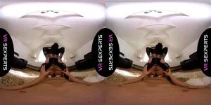 V.R. Thumbnail