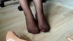 RINA FOXXY FEET thumbnail