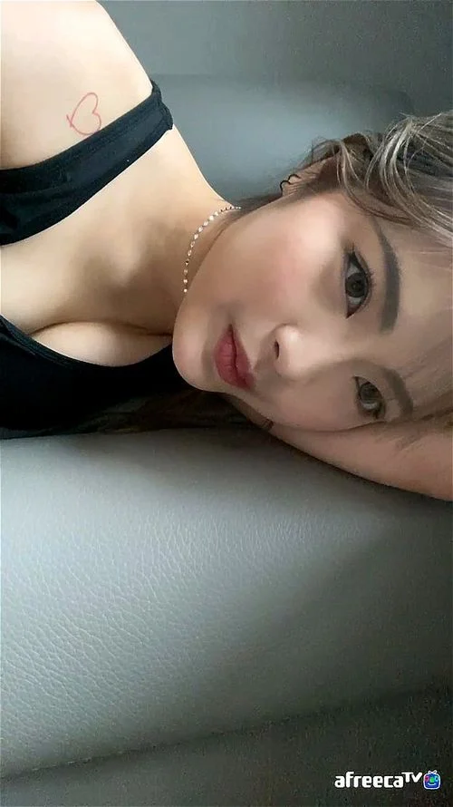 sexy-korean-girl-fooling-aroun.jpg