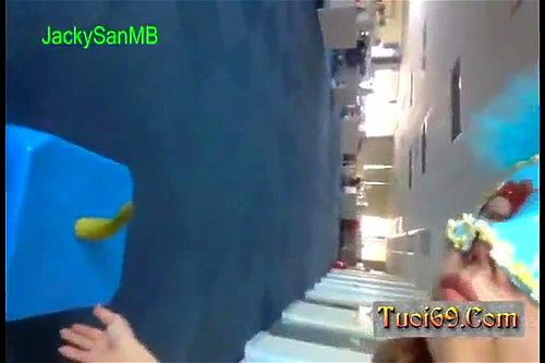 Profitez de scènes érotiques et d'aventures sexuelles avec des adultes consentants dans cette vidéo excitante. Vidéo Porno - SpankBang