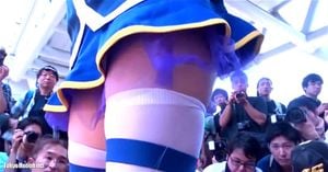 Candid - Upskirt thumbnail