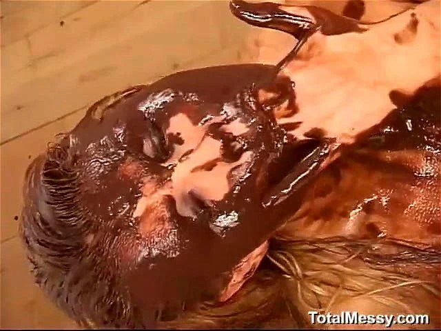 Blondie Plays In Chocosauce Blondie Plays In Chocosauce