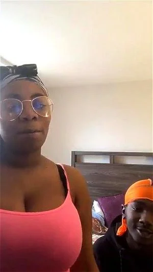 Big titty ebony on live