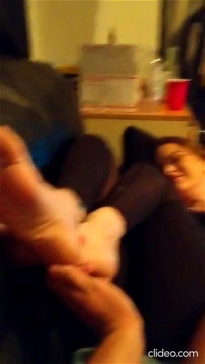Footjob - who is she? Porn - SpankBang