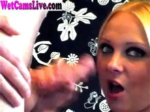 Hot Russian Babe Masturbates On Webcam