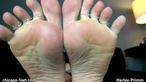 Feet with toe rings thumbnail