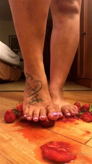 Watch Armanijordan5 Strawberry Crush Bbw Feet Food Play Porn