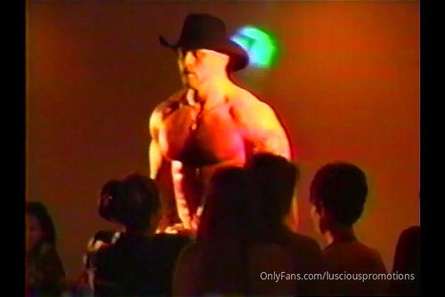 male stripper: Onlyfans, Solo & Striptease Porn - SpankBang