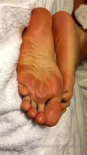 Foot Cum thumbnail