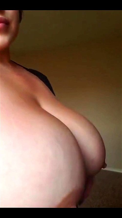 M@l B@@bs: Fansly, Boobs & Hot Woman Porn