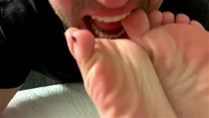 toes crunsh thumbnail