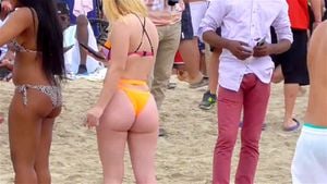 Solo: Candid, Pawg, Pose, Shorts, Twerk thumbnail