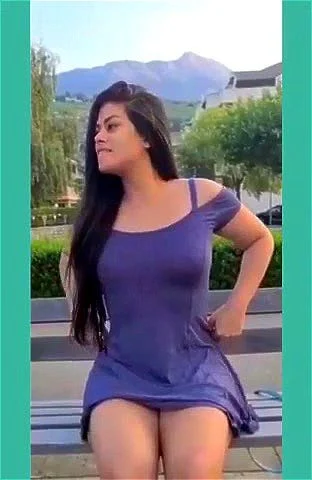 Puta tocándose en la calle Puta tocándose en la calle