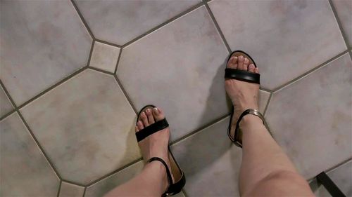 Dangly/heels/shoes thumbnail