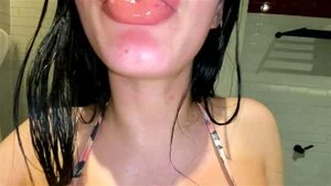 Huge Lips and bimbos thumbnail