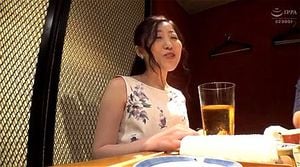 [日本有碼] [中文字幕] 社長秘書人妻 33歲 美咲愛華 AV出道！酒後感度10倍 淫亂×神尻美人秘書出道