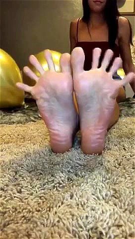 Toe Porn - Watch 12 minutes of long sexy toes wiggling and spreading for you - Long  Toes, Toe Spreading, Wiggling Toes Porn - SpankBang