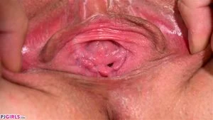 Pussy Gape thumbnail