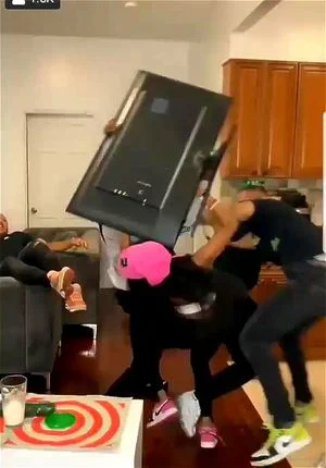 Eeeerrrrrreeee Eeeerrrrrreeee