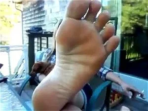 solo feet thumbnail